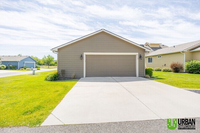 Building Photo - Single Story home with 2 bed and office fo...