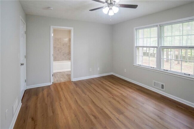 Building Photo - 1802 Driftwood Pl