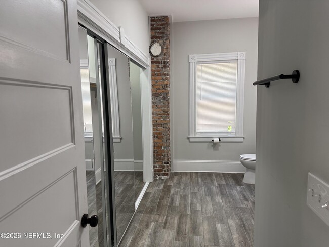 Building Photo - 1918 Redell St