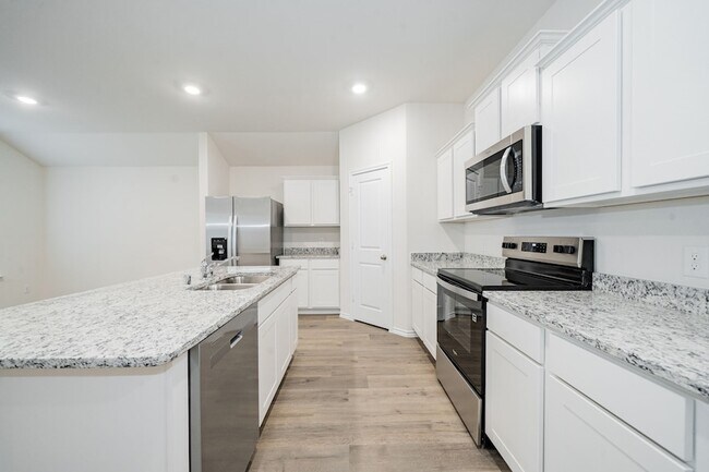 Building Photo - 2147 Thornton Dr