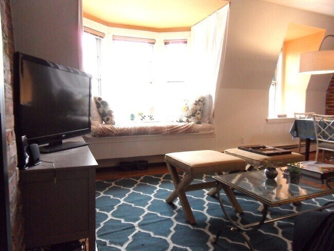 Building Photo - 85 Appleton St