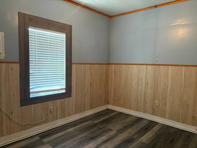 Building Photo - 1316 Martel St