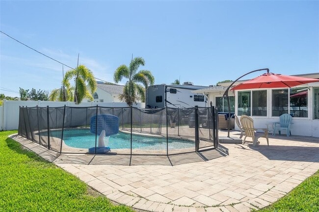 Building Photo - 731 44th Ave NE