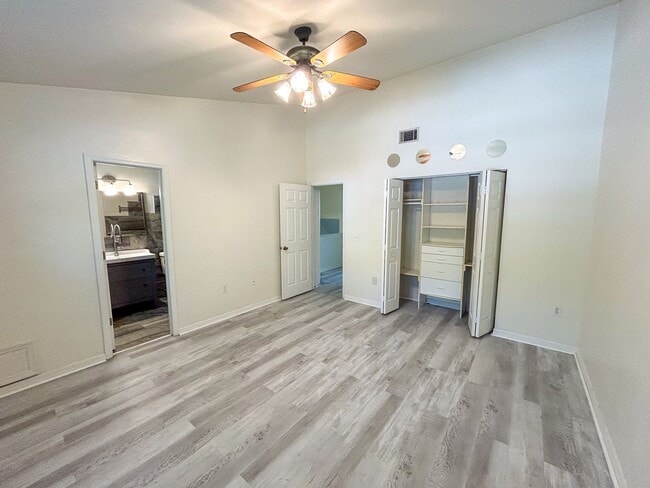 Building Photo - 5283 SW 97th Way