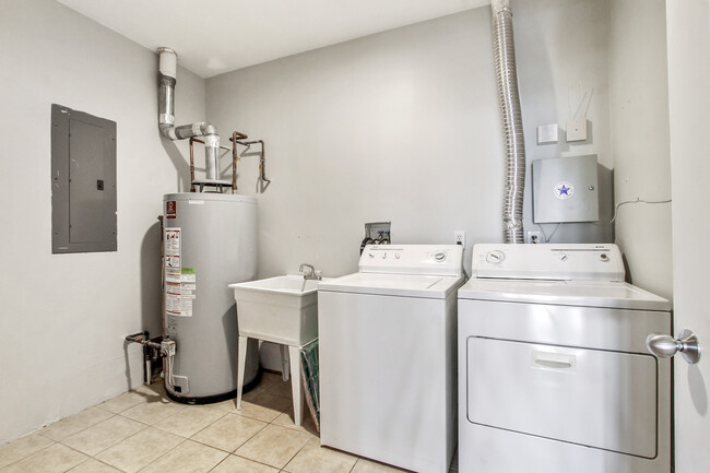 Laundry Room - 836 Park Ave