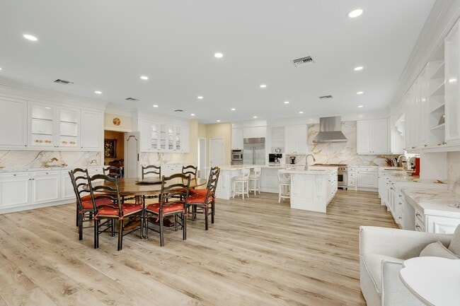 Building Photo - 477 S Beach Rd