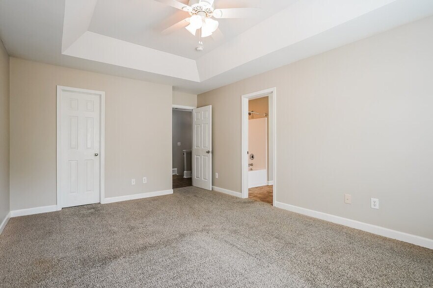 Building Photo - 2545 Spring Oaks Way