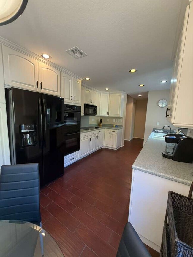 Building Photo - 11816 Caminito Corriente