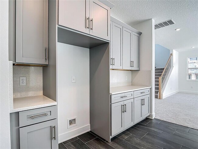 Building Photo - 410 S Westshore Blvd
