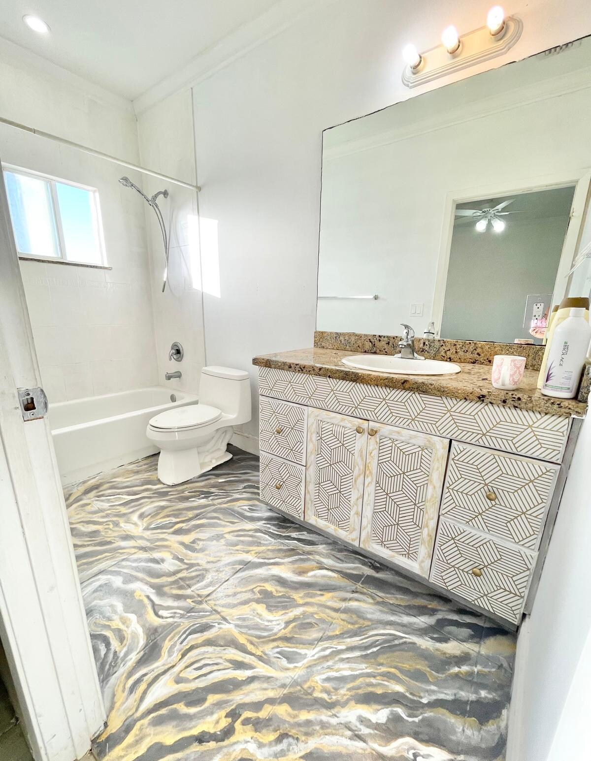 Building Photo - 1102 NW 26th St