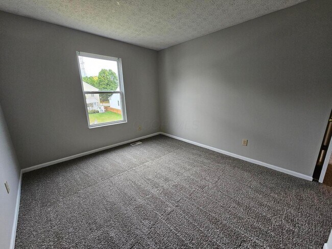 Building Photo - 5622 Blandon