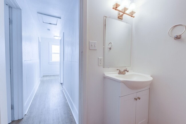 Building Photo - Available JULY 2026 - Renovated 3 Bedroom Home w/ Parking in Mt. Washington!