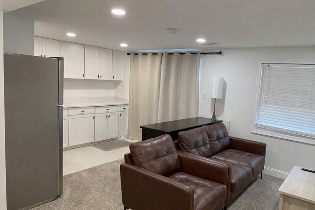 Building Photo - 7416 Rhondda Dr