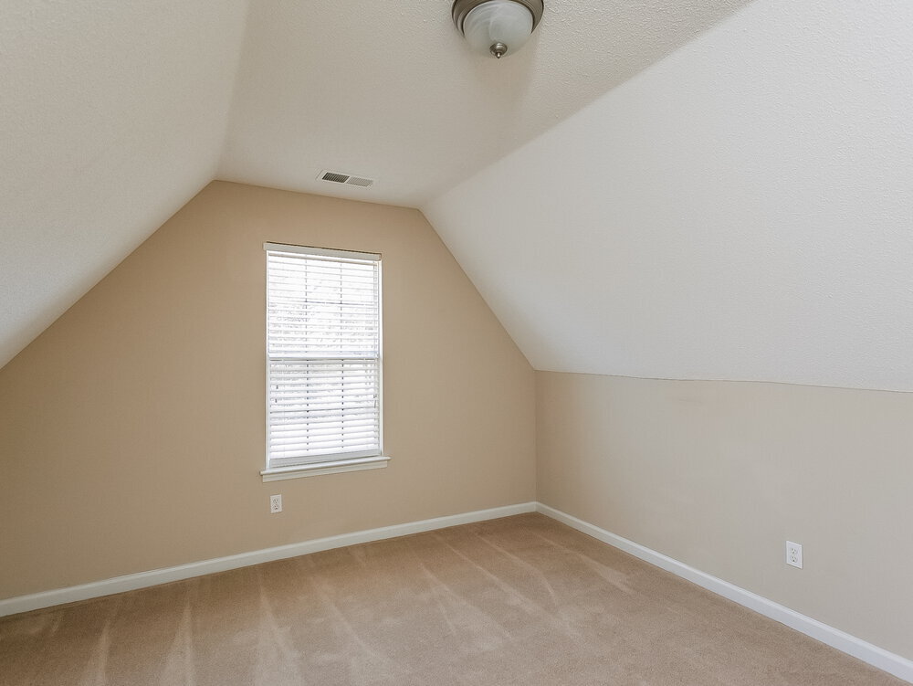 Building Photo - 7027 Maple Grove Rd