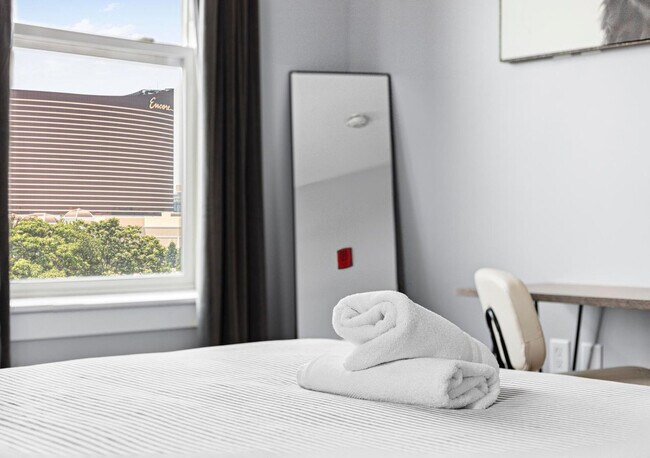 Building Photo - 95 Broadway-SI ID1240348P