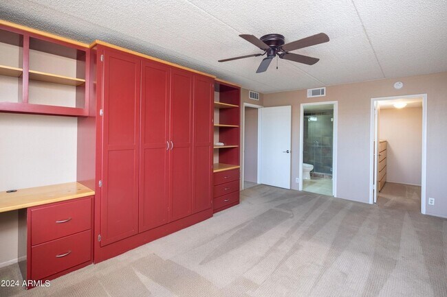 Building Photo - 7830 E Camelback Rd