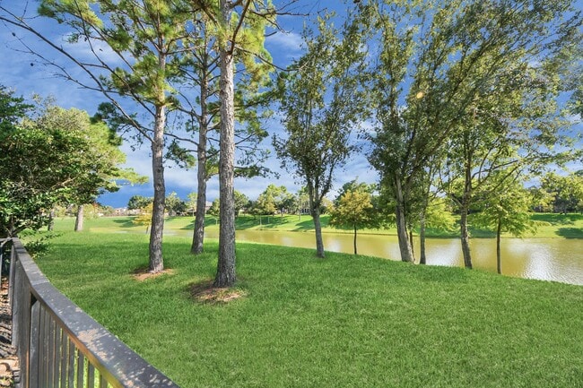 Building Photo - 12506 Short Springs Dr