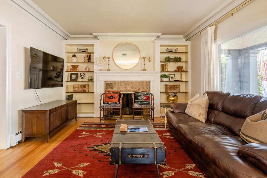 Building Photo - 917 SE 25th Ave