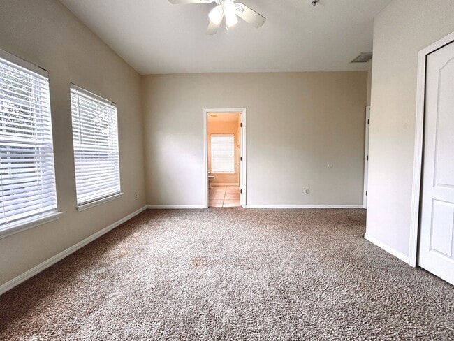 Building Photo - Beautiful Townhome in Lake Nona