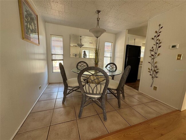 Building Photo - 603 W Club Blvd