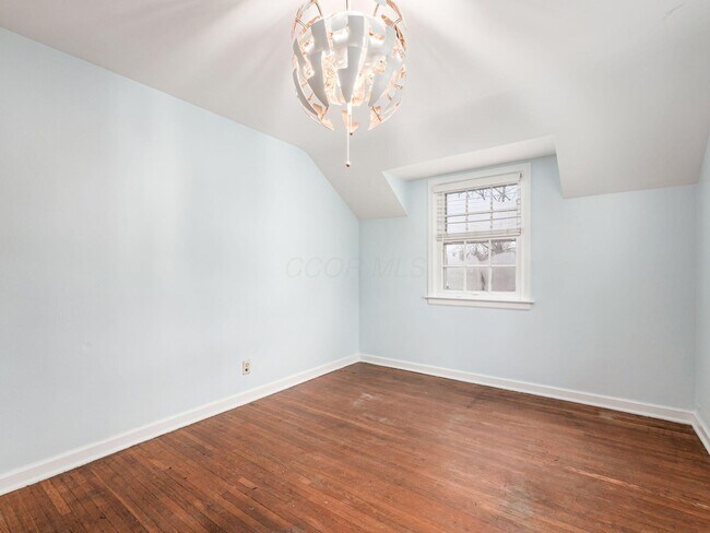 Building Photo - 495 Northview Dr