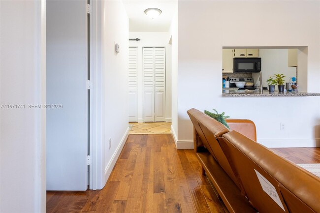 Building Photo - 9430 Boca Cove Cir