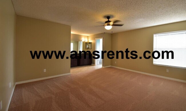 Building Photo - Spacious 3 bedroom House in Orlando