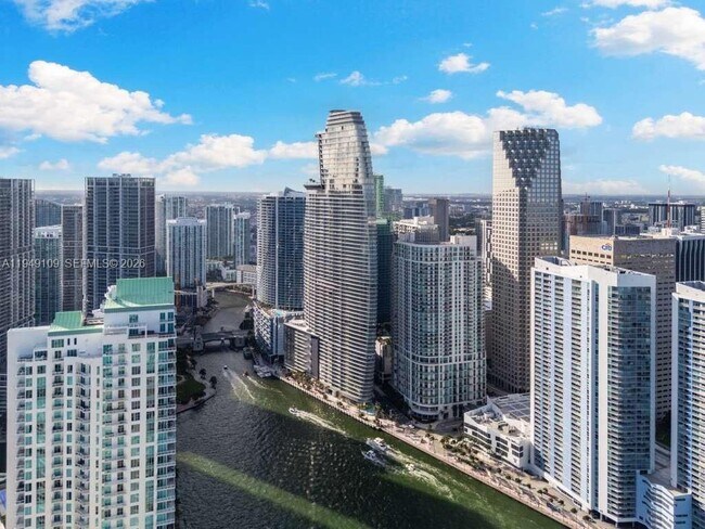 Building Photo - 300 Biscayne Blvd Way