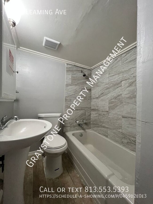 Building Photo - 5433 Leaming Ave