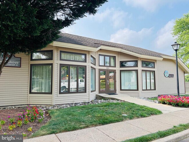 Building Photo - 2608 Beacon Hill Dr