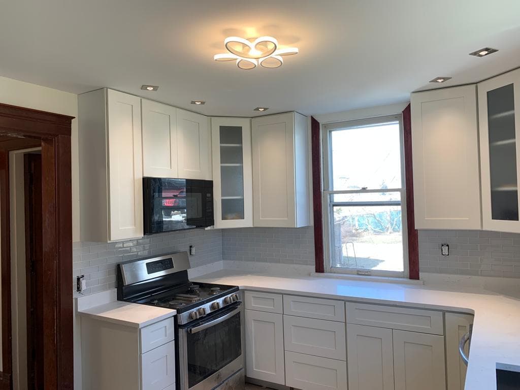 Kitchen - 23 W Franklin Ave