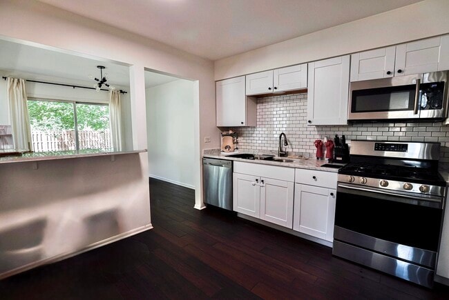 Building Photo - 1049 Talbots Ln