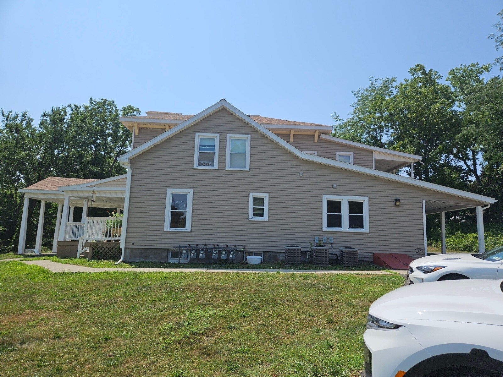 Building Photo - 121 Brunswick Rd