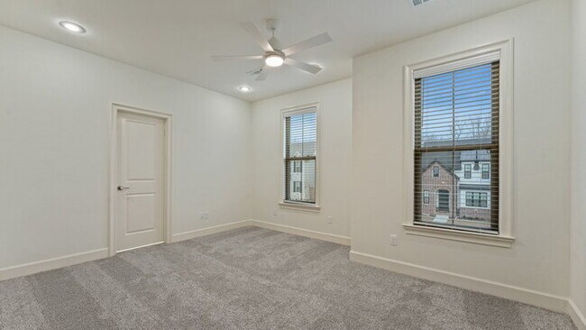 Building Photo - "Spacious 4-Bedroom Retreat with Fireplace on West Bronco Drive – Fayetteville's Hidden Gem!"