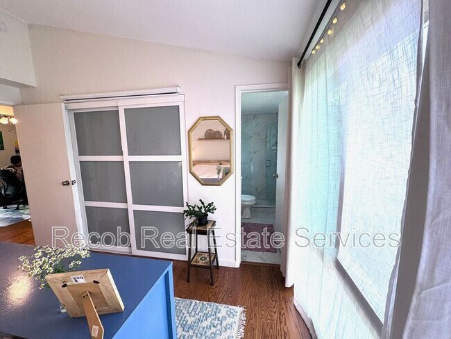 Building Photo - 3452 Lockwood Dr