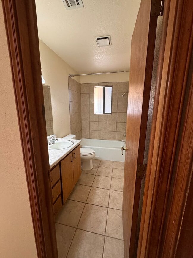 Building Photo - $500 off first months rent, Nice Home in the Telshor Area