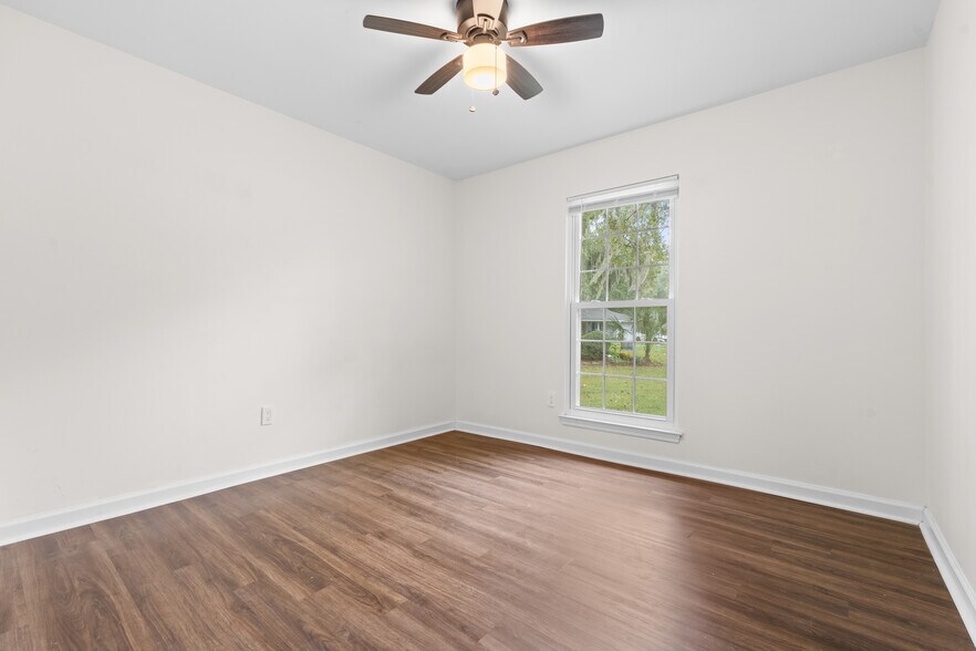 Building Photo - 16 Bitterroot Ln