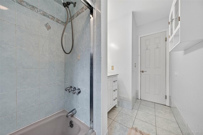 Building Photo - 20 Peter Bush Dr