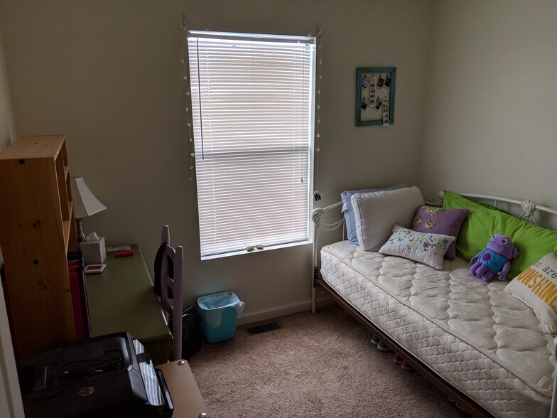 Bedroom 5 - 143 Clover Valley Cir