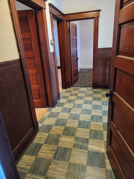 Building Photo - 1395 Section Rd