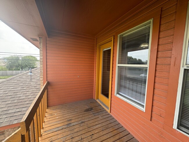 Building Photo - 5702 Greengate Dr