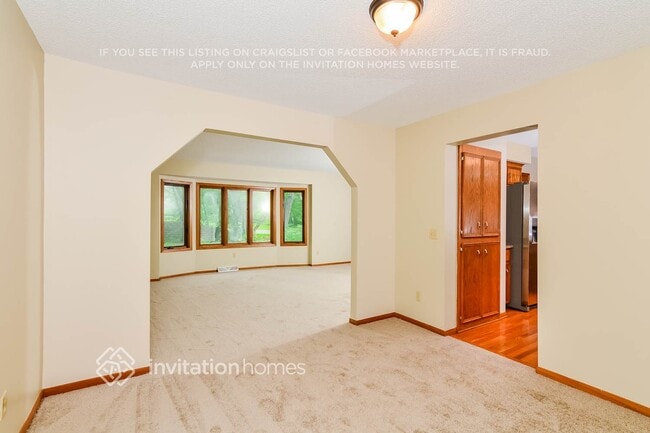 Building Photo - 15000 Wildwood Rd