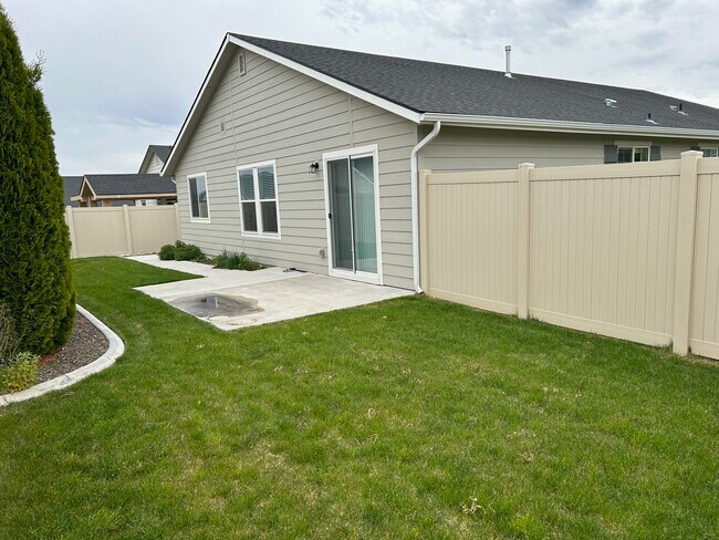 Building Photo - 11416 W Colorado River St