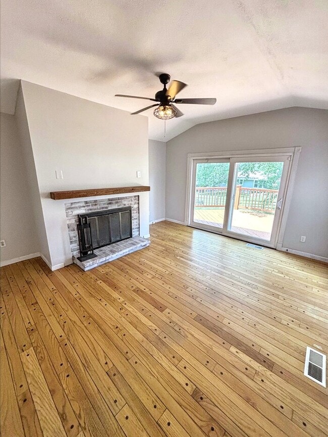 Building Photo - 813 Big Bend Woods Dr