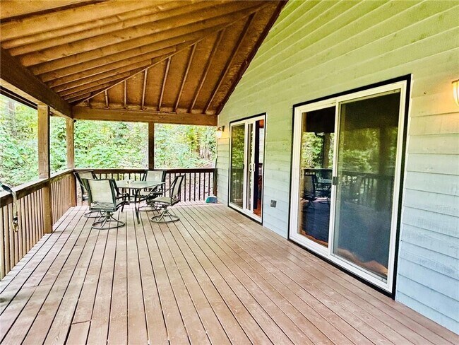 Building Photo - 4067 Fincher Dr