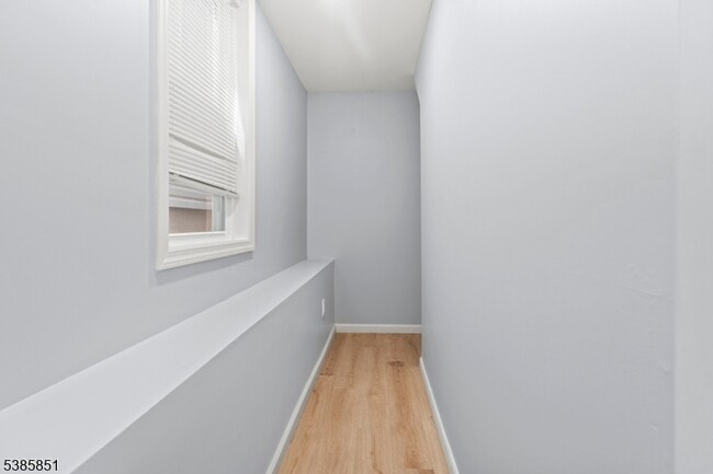 Building Photo - 142 N 15th St