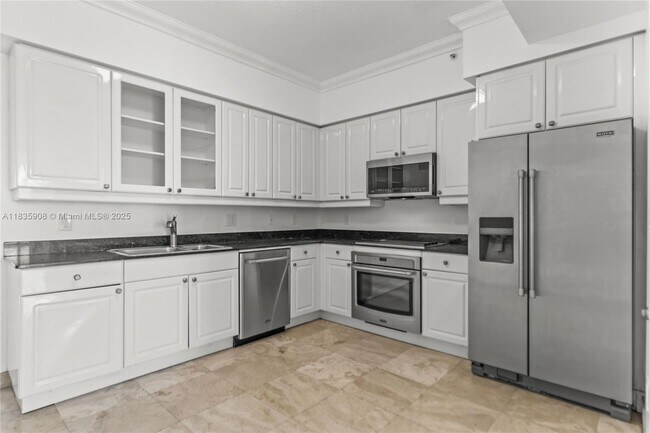 Building Photo - 703 Crandon Blvd