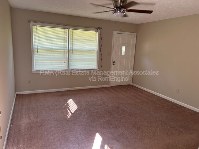 Building Photo - 764 Cheatham Rd