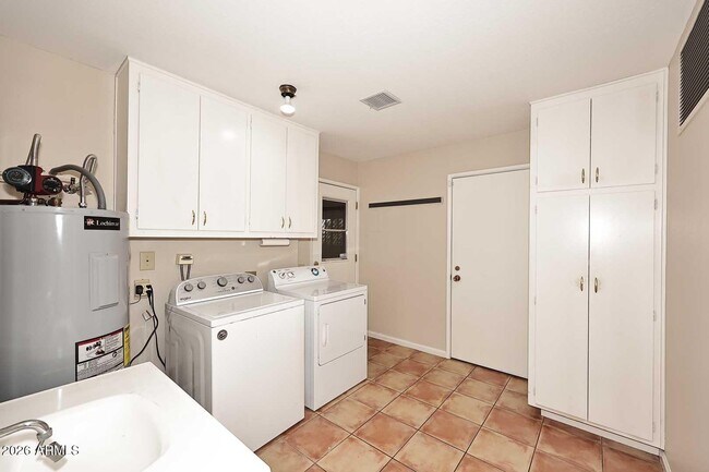 Building Photo - 14211 N Cameo Dr
