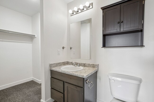 Building Photo - 734 E 500 S